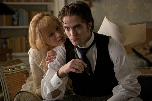 Madeleine Forestier (Uma Thurman) & Bel-Ami ( Robert Pattinson)