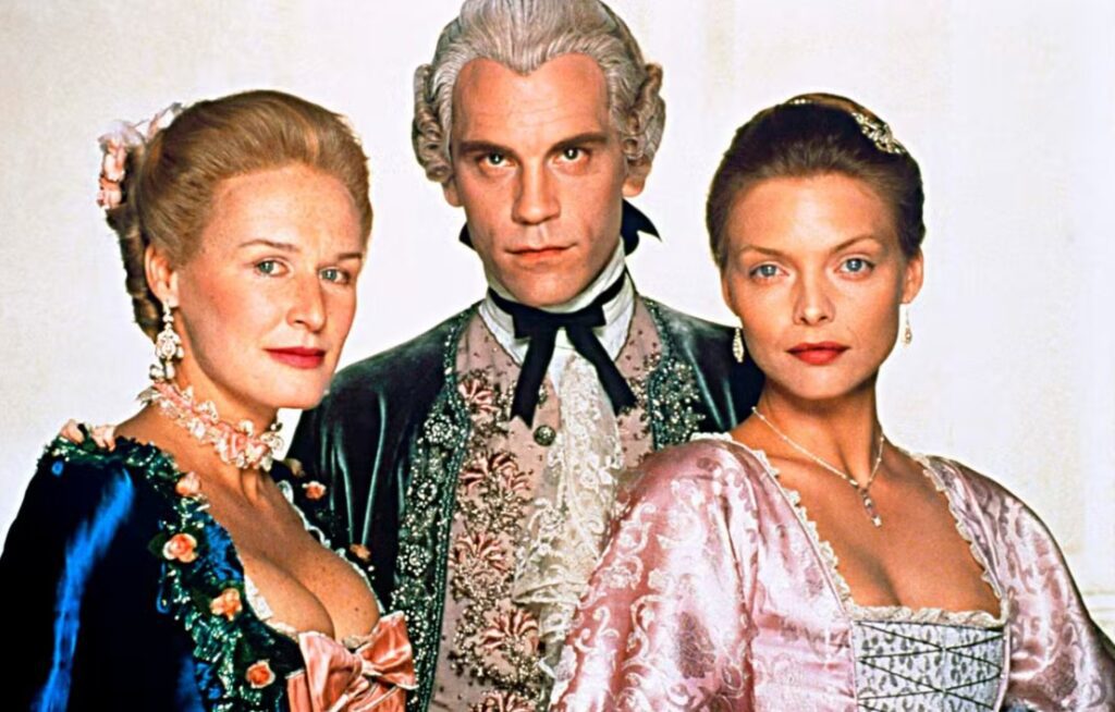 Glenn Close (la marquise de Merteuil), John Malkovich (le vicomte de Valmont), 
& Michelle Pfeiffer (madame de Tourvel) 
dans Les Liaisons dangereuses de Stephen Frears (1988)